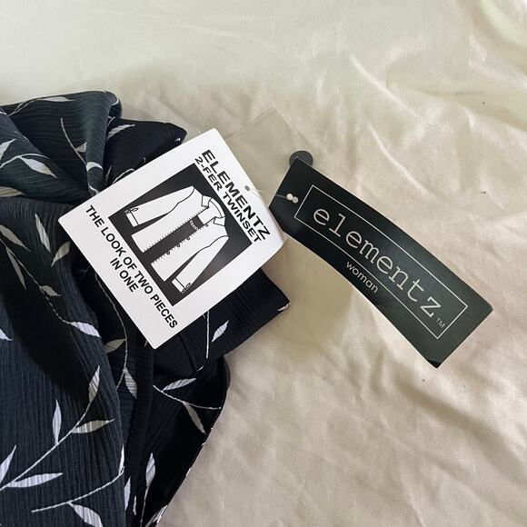 NWT Black Leaf Print Button Up Shirt Women's Plus Sz 2X - Picture 7 of 9